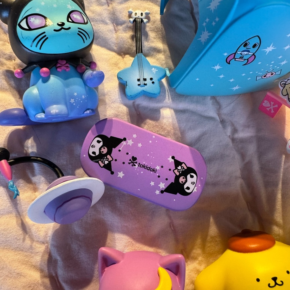 tokidoki Cat and Dog Figurine Set - Blue, Purple, Yellow - Picture 2 of 4